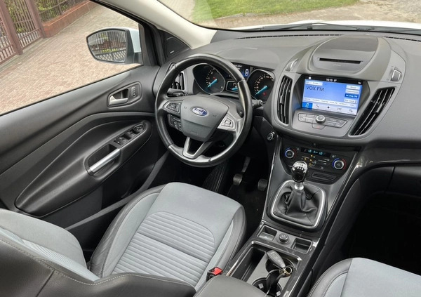 Ford Kuga cena 61700 przebieg: 198555, rok produkcji 2017 z Olsztynek małe 704